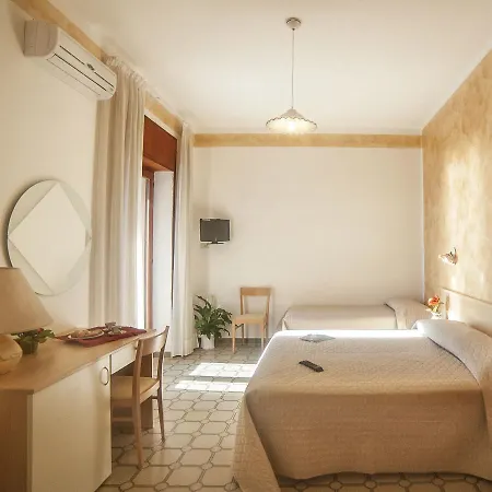 Hotel Royal 3*